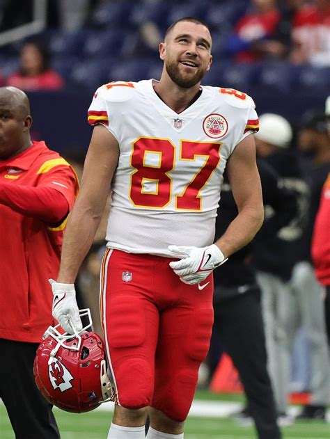travis kelce in coaches face